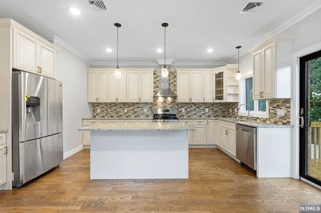 457 Lincoln Ave, Cliffside Park, NJ 07010