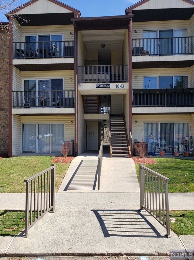 212 Robertson Way, Lincoln Park, NJ 07035