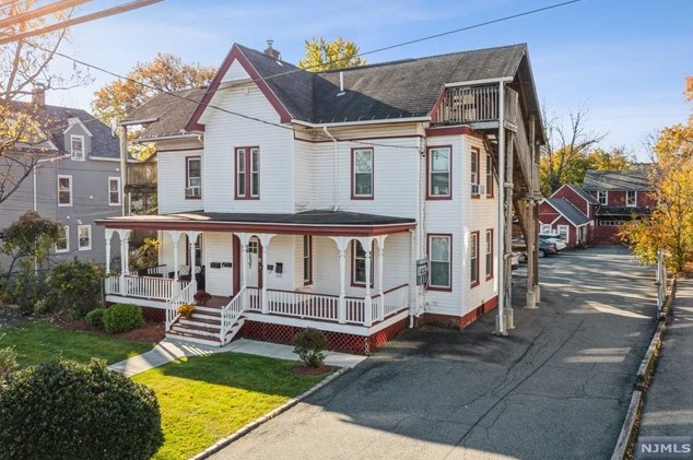 137 Walnut St #2, Montclair, NJ 07042