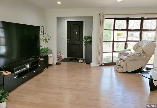 234 Hudson Ave, Norwood, NJ 07648