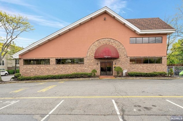 1449 Teresa Dr, West Fort Lee NJ 07024-2161 exterior