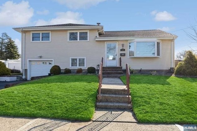 169 Summit Ave, Dumont, NJ 07628-1321