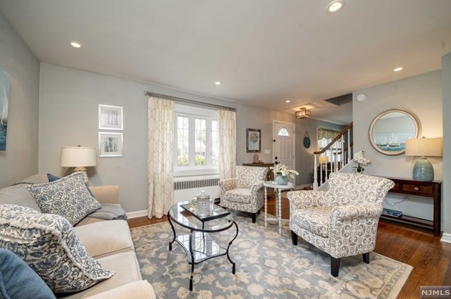 484 Dorchester Rd, Ridgewood, NJ 07450-5508