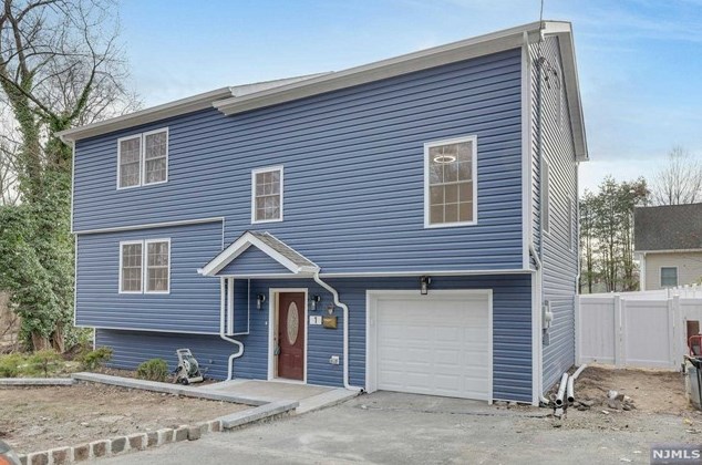 1 Kinderkamack Rd, Hillsdale, NJ 07642