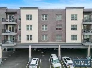 227 Teaneck Rd #305, Teaneck, NJ 07666