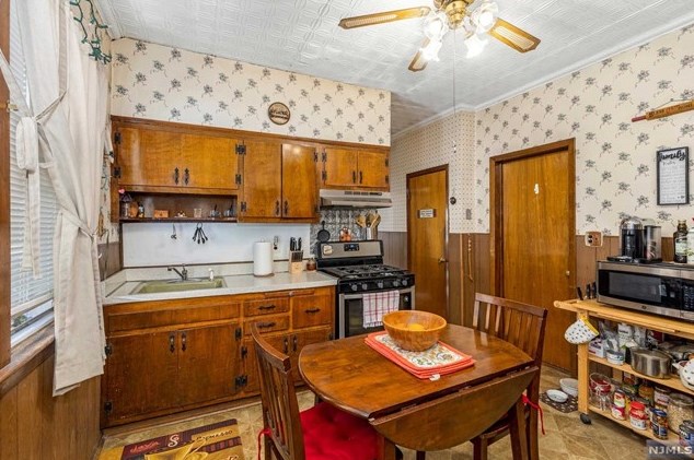 165 Devon St, Kearny NJ 07032-2423 exterior