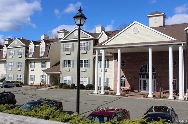 5210 Richmond Rd #210, West Milford, NJ 07480
