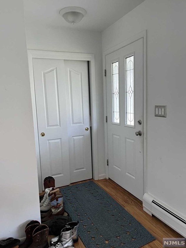 4 Glen Ln, Montvale, NJ 07645