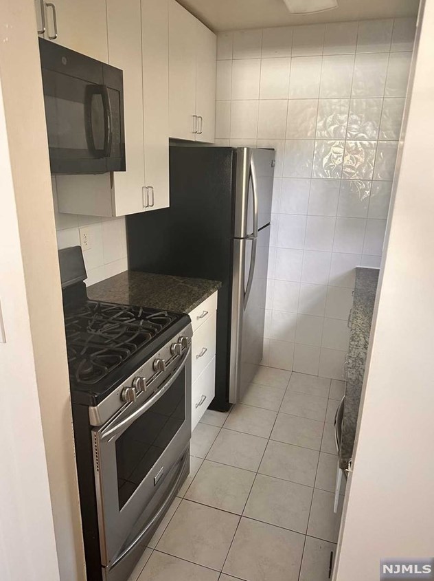 100 Clarendon Pl #8a, Hackensack, NJ 07601