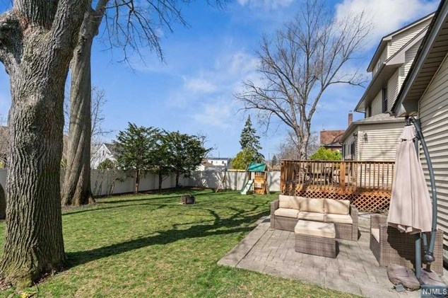 90 Elizabeth Ave, Elmwood Park NJ  07407-3021 exterior