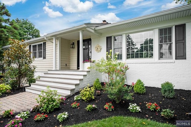56 Melville Rd, Hillsdale, NJ 07642-1011