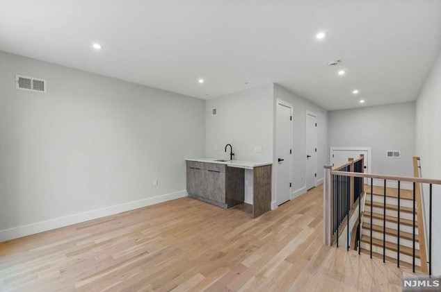 466 Jane St, West Fort Lee NJ 07024-2634 exterior