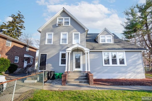 134 Washington Ave #1, Airmont, NY 10901