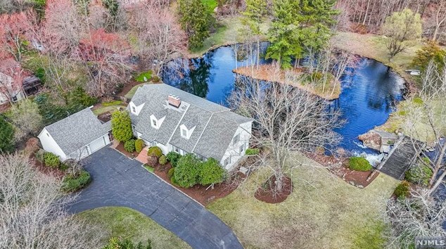 995 High Mountain Rd, Franklin Lakes, NJ 07417