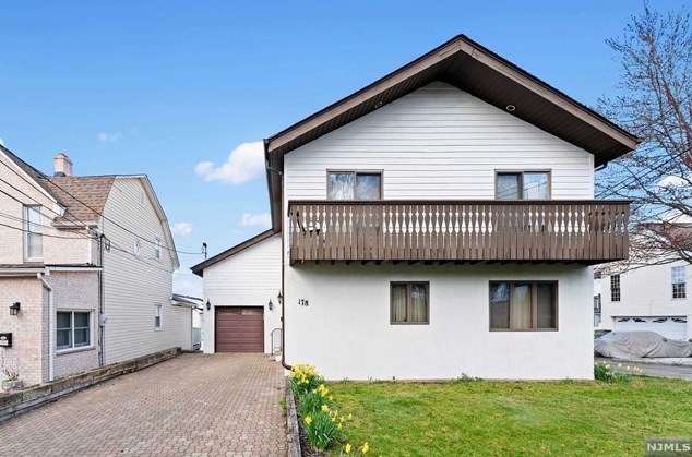178 Central Ln, Secaucus, NJ 07094