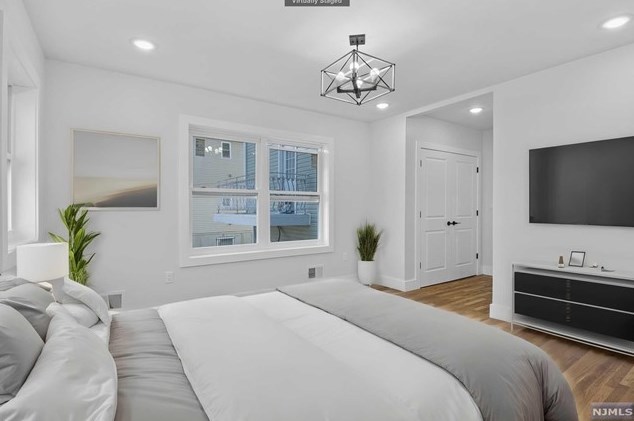 90 Hollywood Ave #1, East Orange, NJ 07018