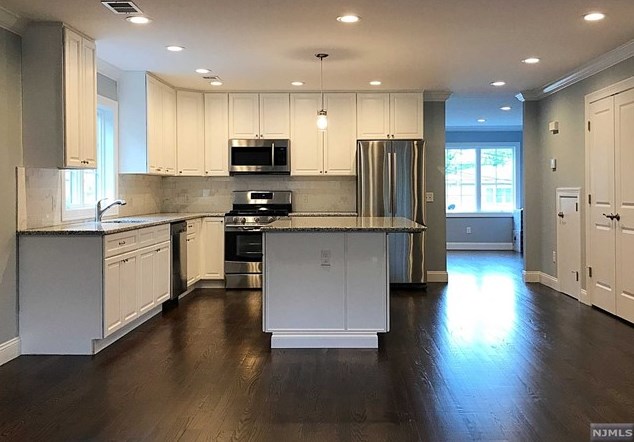 1212 51st St, North Bergen NJ  07047-3110 exterior