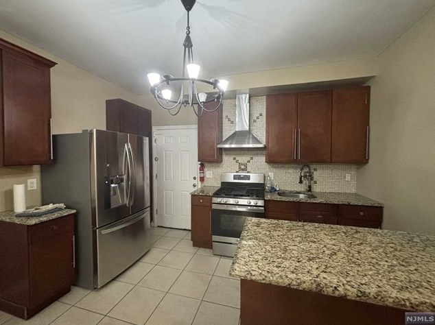 720 E 22nd St, Paterson, NJ 07504