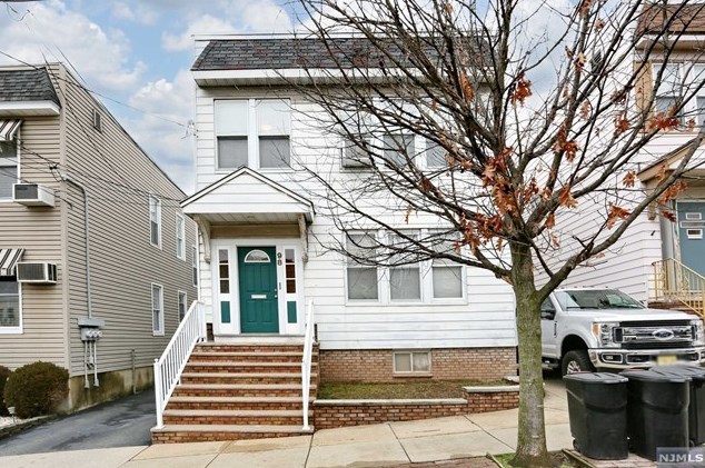 98 Arlington Blvd, North Arlington, NJ 07031-5846