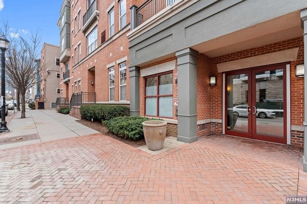 443 2nd St #407, Jersey City, NJ 07302