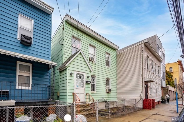 175 Hopkins Ave, Jersey City, NJ 07306-2514