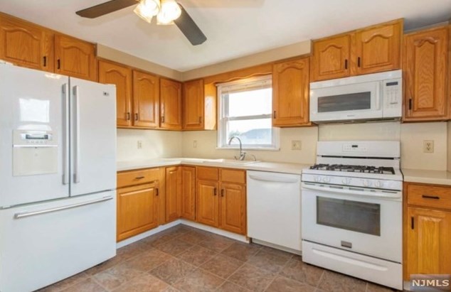 10 Green Ct #2, Lodi, NJ 07644