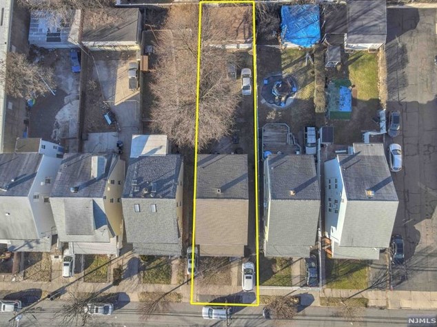 75 Maryland Ave, Paterson, NJ 07503-2112
