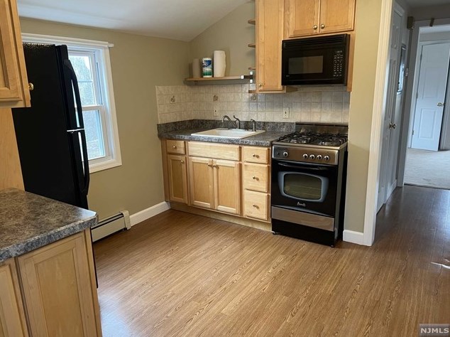 60 W Central Ave #2, Bergenfield, NJ 07621