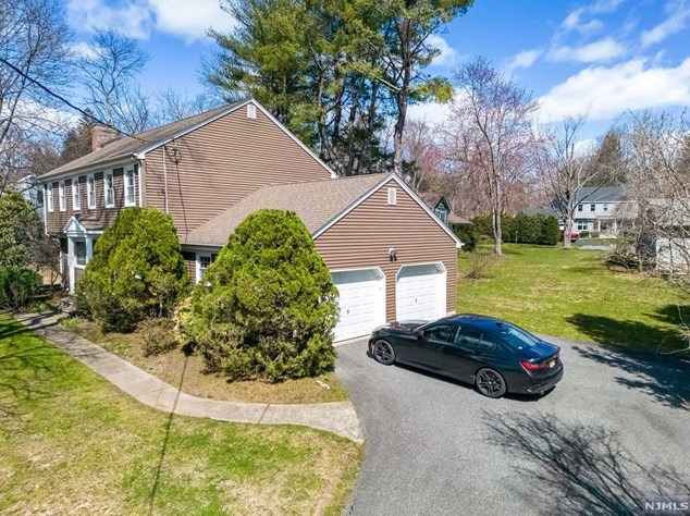 6 Glen Rd, Park Ridge, NJ 07656