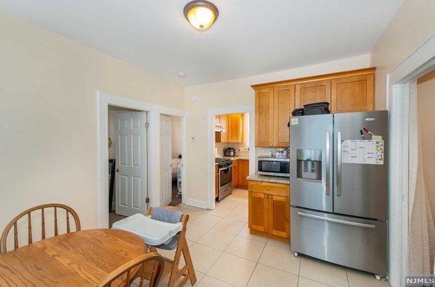 100 Wood St #2, Outwater, NJ 07026