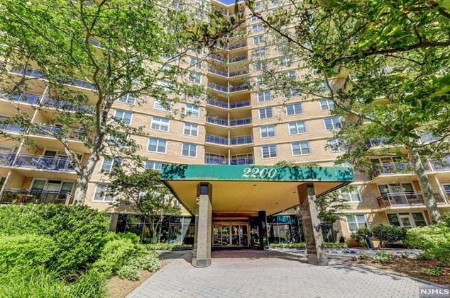 2200 N Central Rd #4m, West Fort Lee, NJ 07024