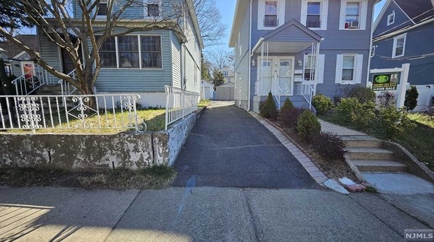 15 6th St, Ridgefield Park, NJ 07660