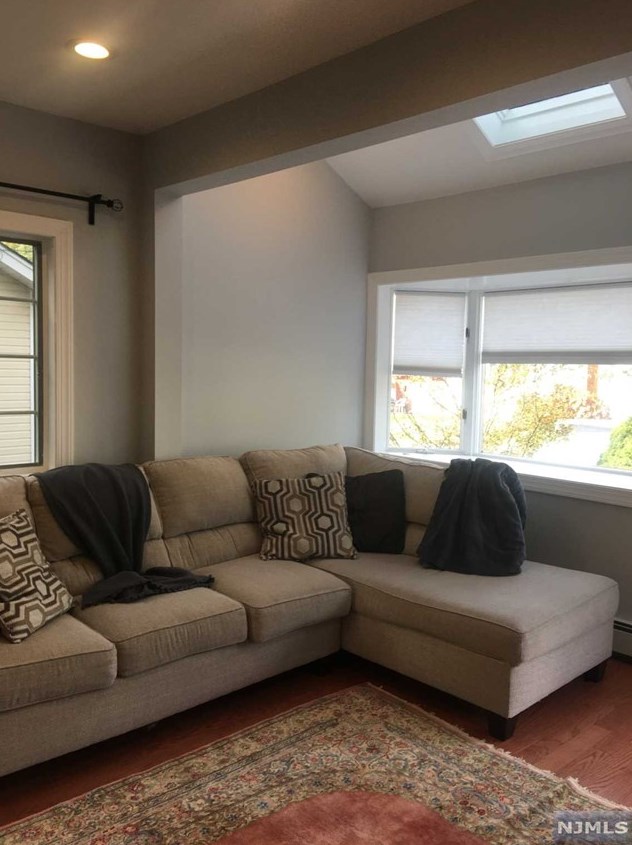 96 Broad St, Bergenfield NJ  07621-2828 exterior