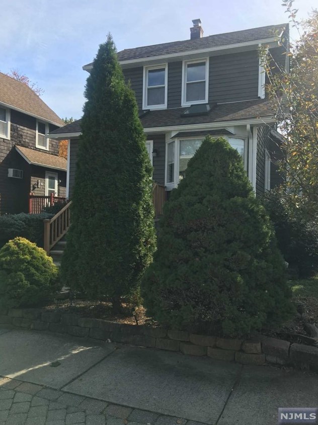 96 E Broad St, Bergenfield, NJ 07621