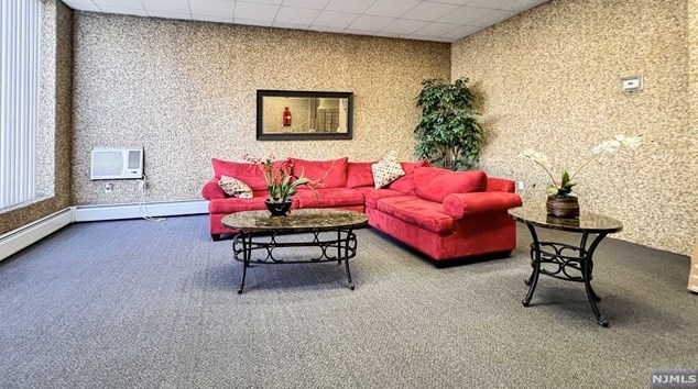 44 S Main St #5h, Lodi, NJ 07644