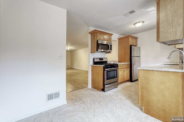 1807 Faulkner Ct, Mahwah NJ  07430-3491 exterior