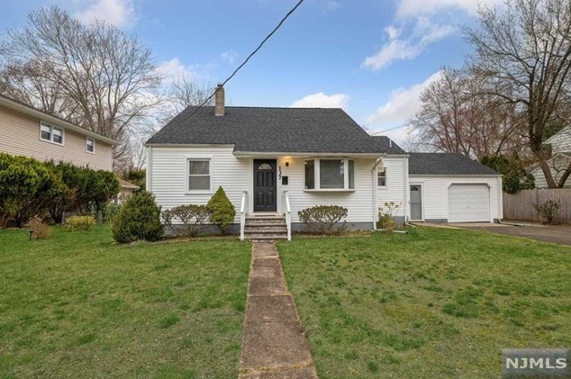 137 Bergenline Ave, Closter, NJ 07624-1747
