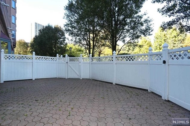 15 Independence Way #15, Edgewater, NJ 07020
