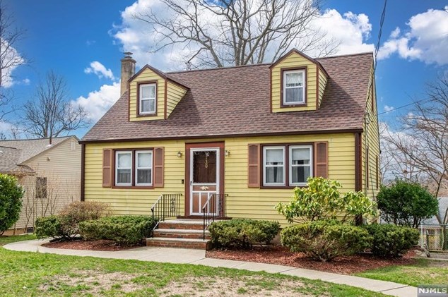 130 Algonquin Trail, Wayne, NJ 07470