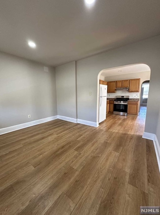 34 Farnham Ave, Outwater, NJ 07026