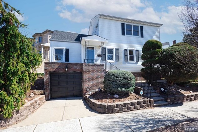 427 Kennedy Dr, Fairview, NJ 07022