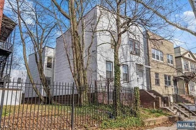 62 Stevens Ave, Jersey City, NJ 07305-3066
