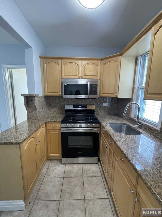 48 Stein Ave, Wallington NJ  07057-1532 exterior