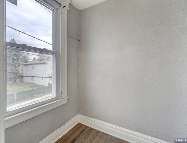 43 Montrose Ter, Irvington NJ  07111-3821 exterior