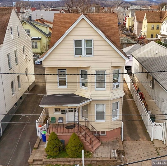 191 7th St, Paterson, NJ 07522-1246