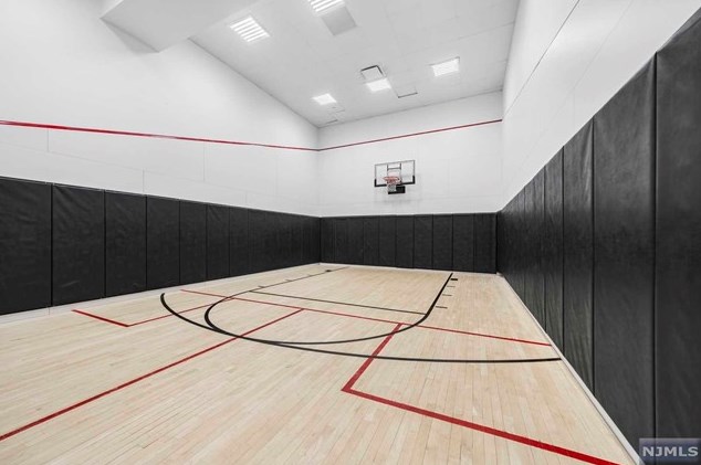 320 Adolphus Ave, Cliffside Park NJ  07010-2704 exterior