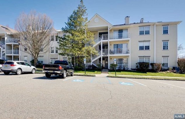 450 Poets Way, Mahwah, NJ 07430
