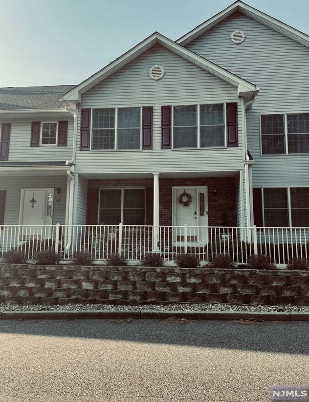 50 Heather Ln, Wyckoff, NJ 07481