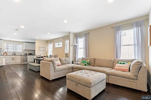 117 Fairview Ave, Teaneck, NJ 07666