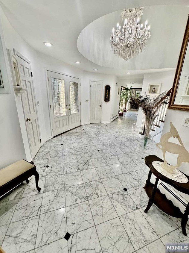 176 Chestnut Ridge Rd, Upper Saddle River, NJ 07458